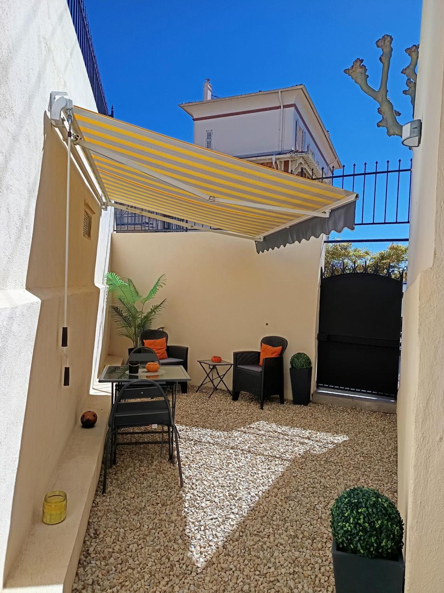 Coquet 2 Pièces Entièrement Rénové Et Climatisé Appartement
