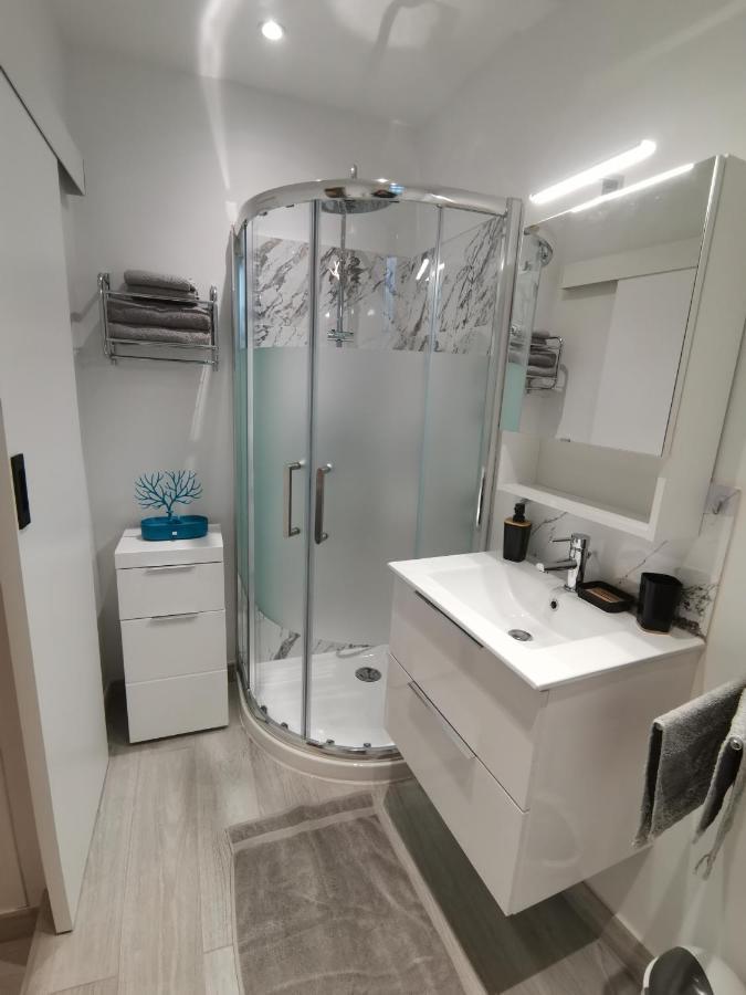 Apartment Coquet 2 Pieces Entierement Renove Et Climatise