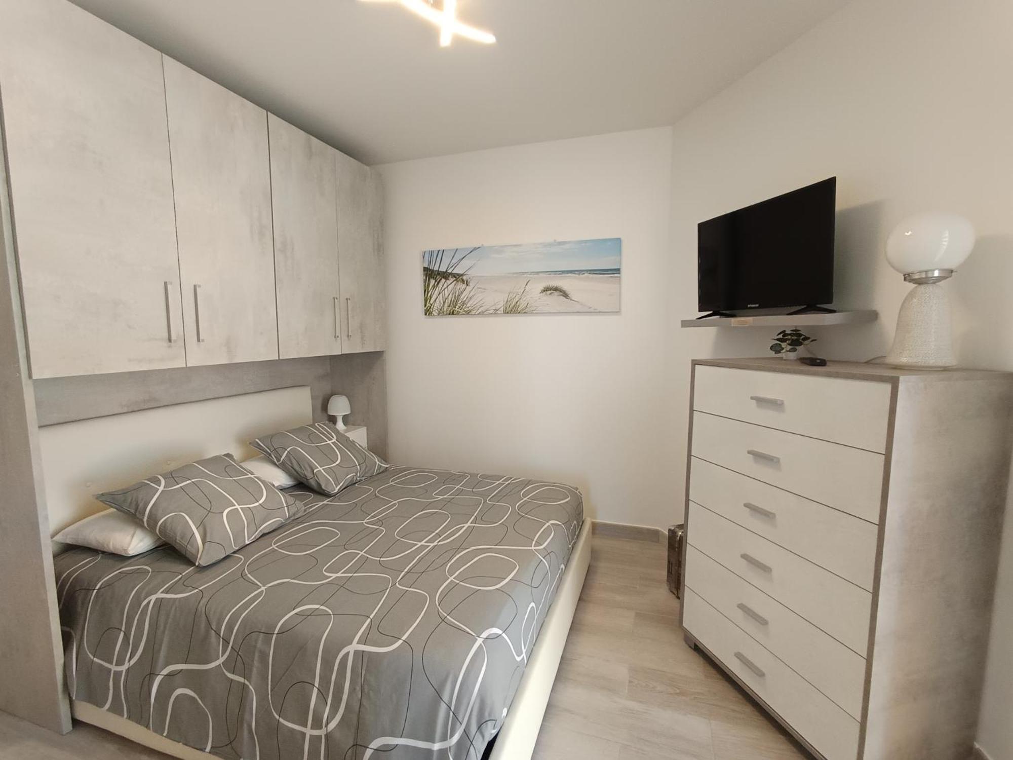 Apartment Coquet 2 Pieces Entierement Renove Et Climatise *