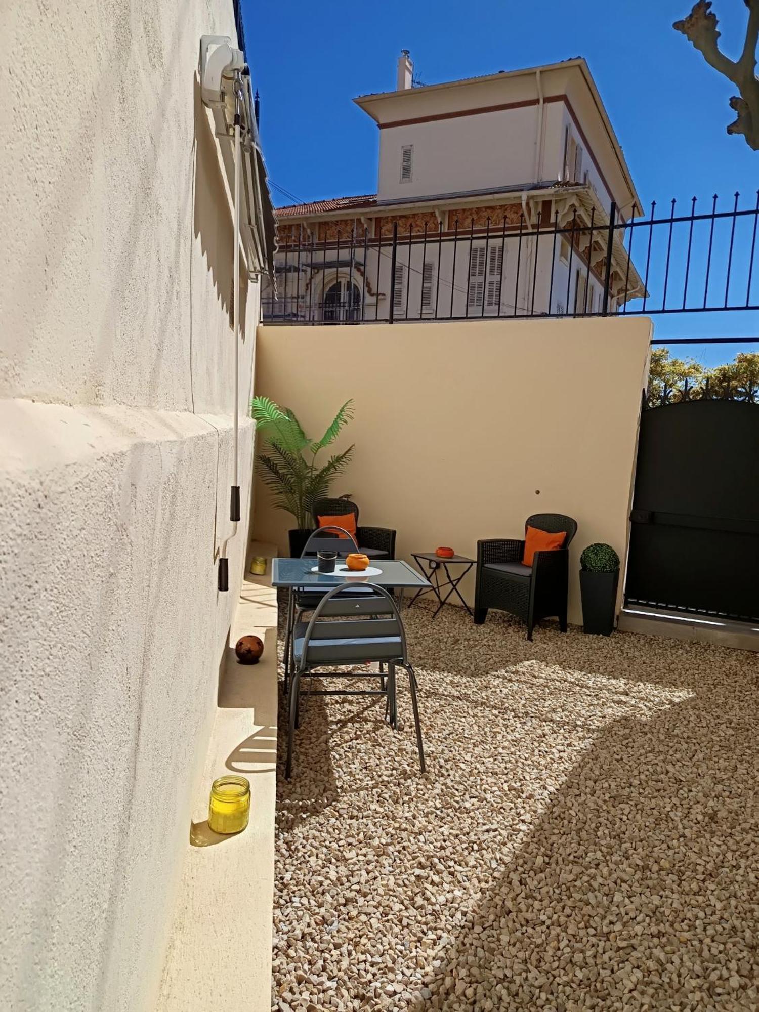 Coquet 2 Pieces Entierement Renove Et Climatise